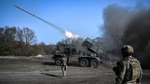 Боевая работа расчета реактивной системы залпового огня БМ-21 Град