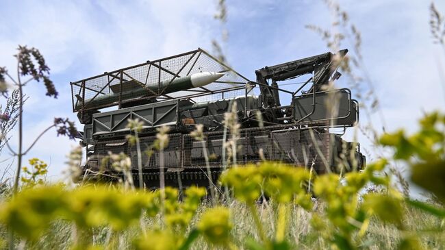 Боевое дежурство расчетов ЗРК Бук