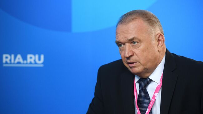 Президент Торгово-промышленной палаты РФ Сергей Катырин на стенде МИА Россия сегодня на международной промышленной выставке ИННОПРОМ-2019 в Екатеринбурге. 8 июля 2019 